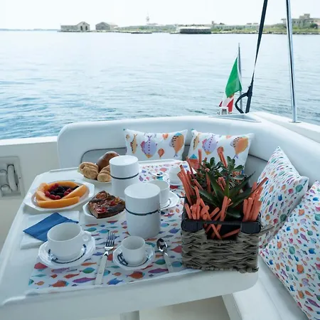 Szálloda In Barca Boat And Breakfast *