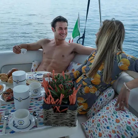 Hotel In Barca Boat And Breakfast *